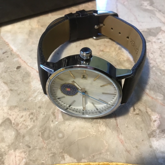 Women /Girls FBI Logo Date/Time Watch NEW! Genuine Leather Band. - Picture 3 of 16